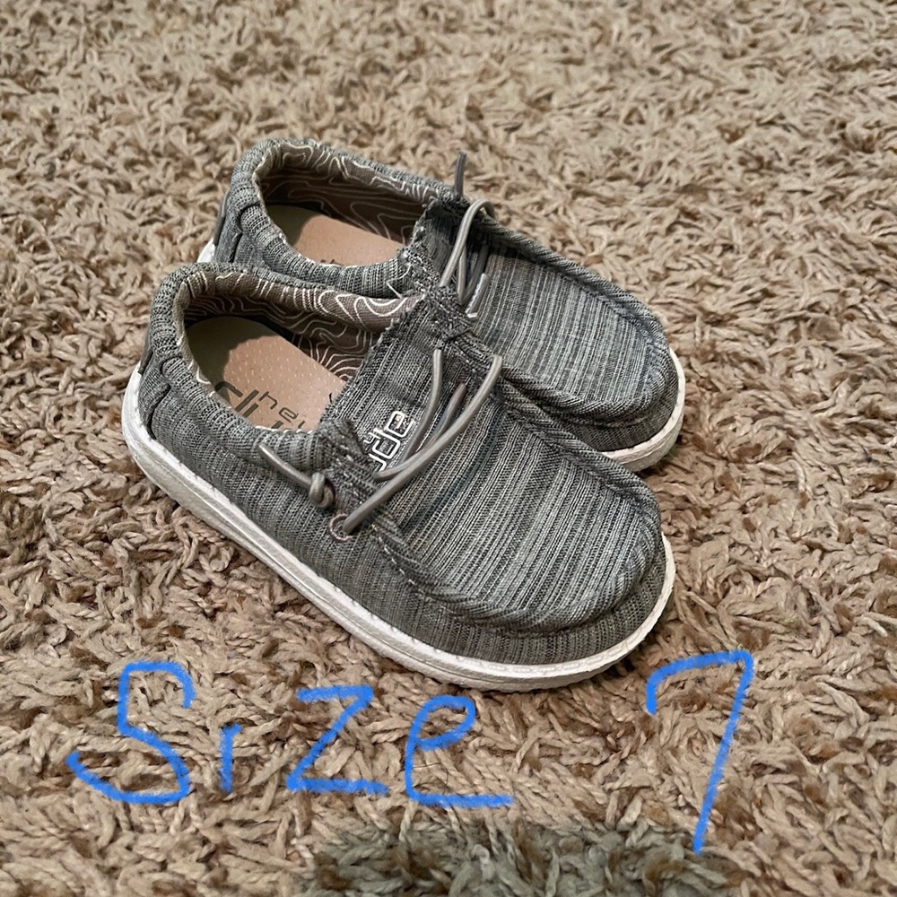 Hey Dudes toddler size 7